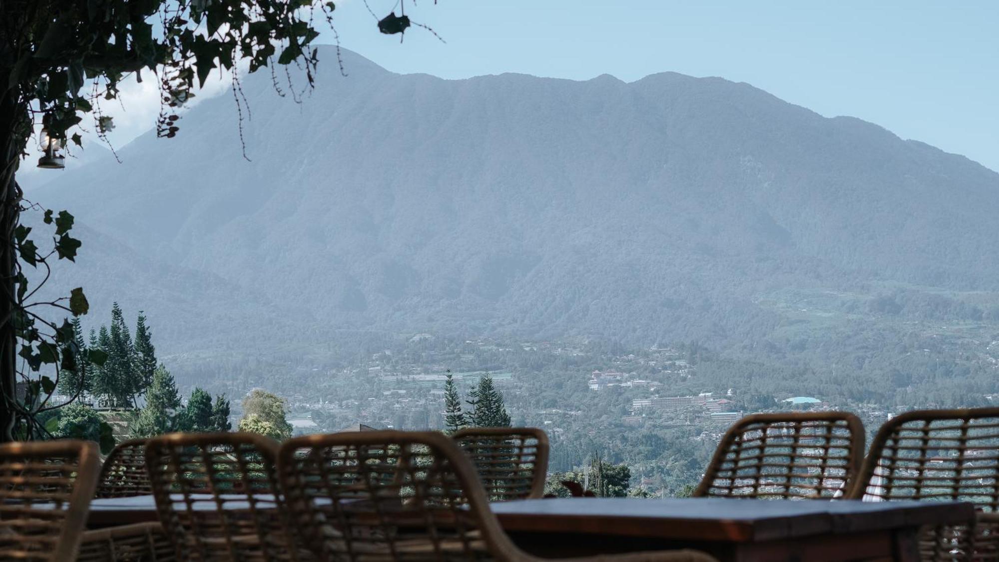 צ'יסרואה Damar Langit Resort מראה חיצוני תמונה