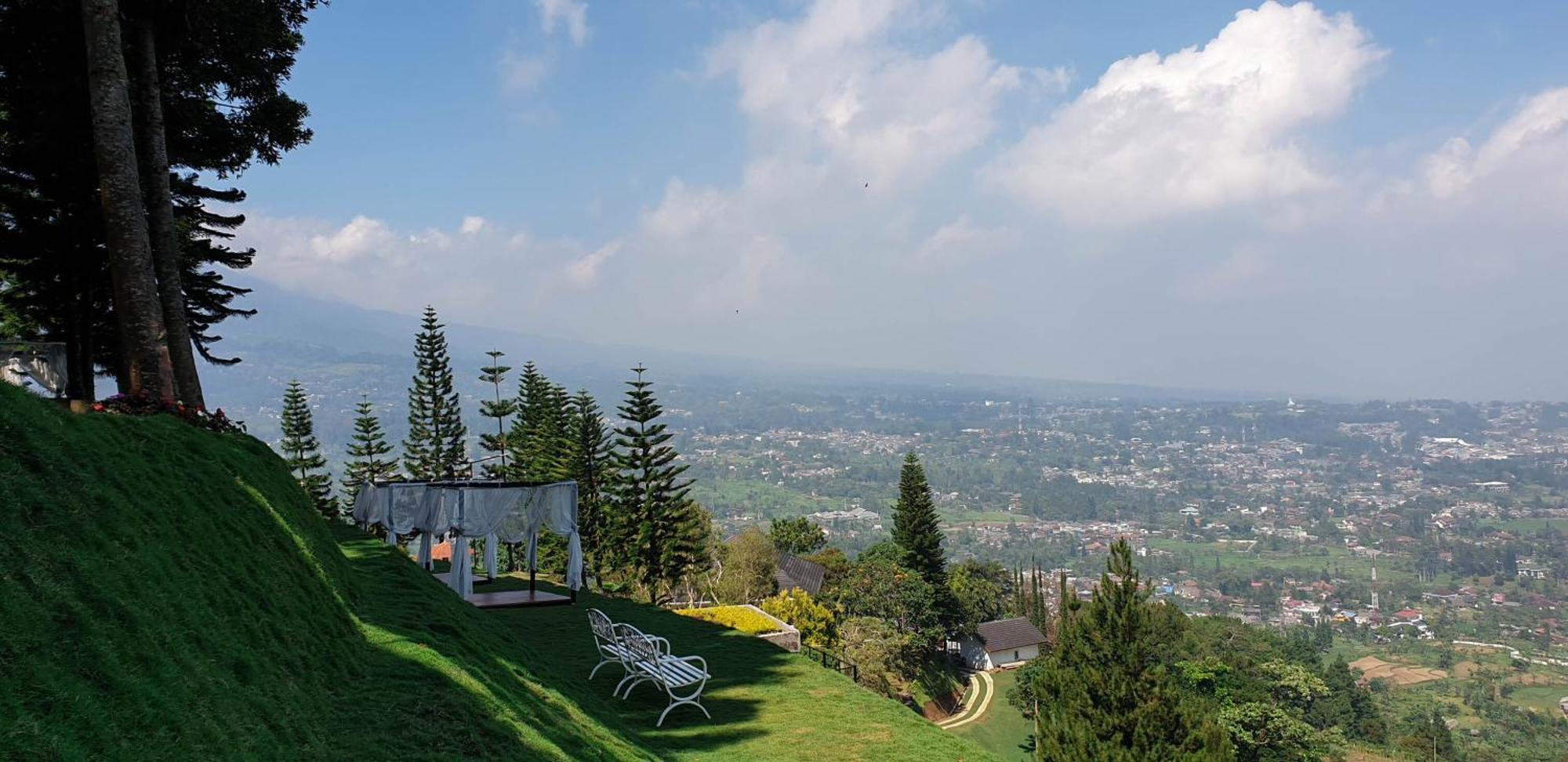 צ'יסרואה Damar Langit Resort מראה חיצוני תמונה