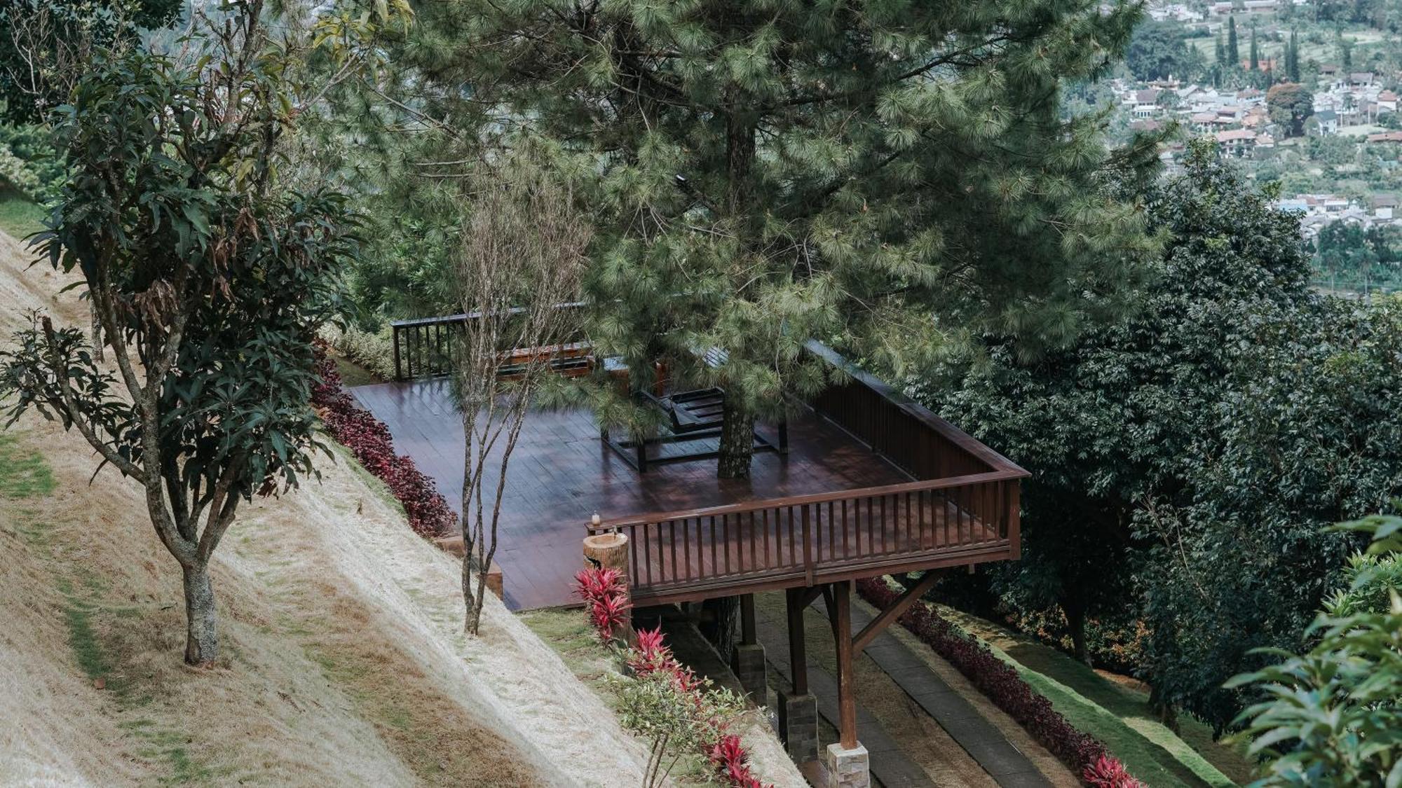 צ'יסרואה Damar Langit Resort מראה חיצוני תמונה