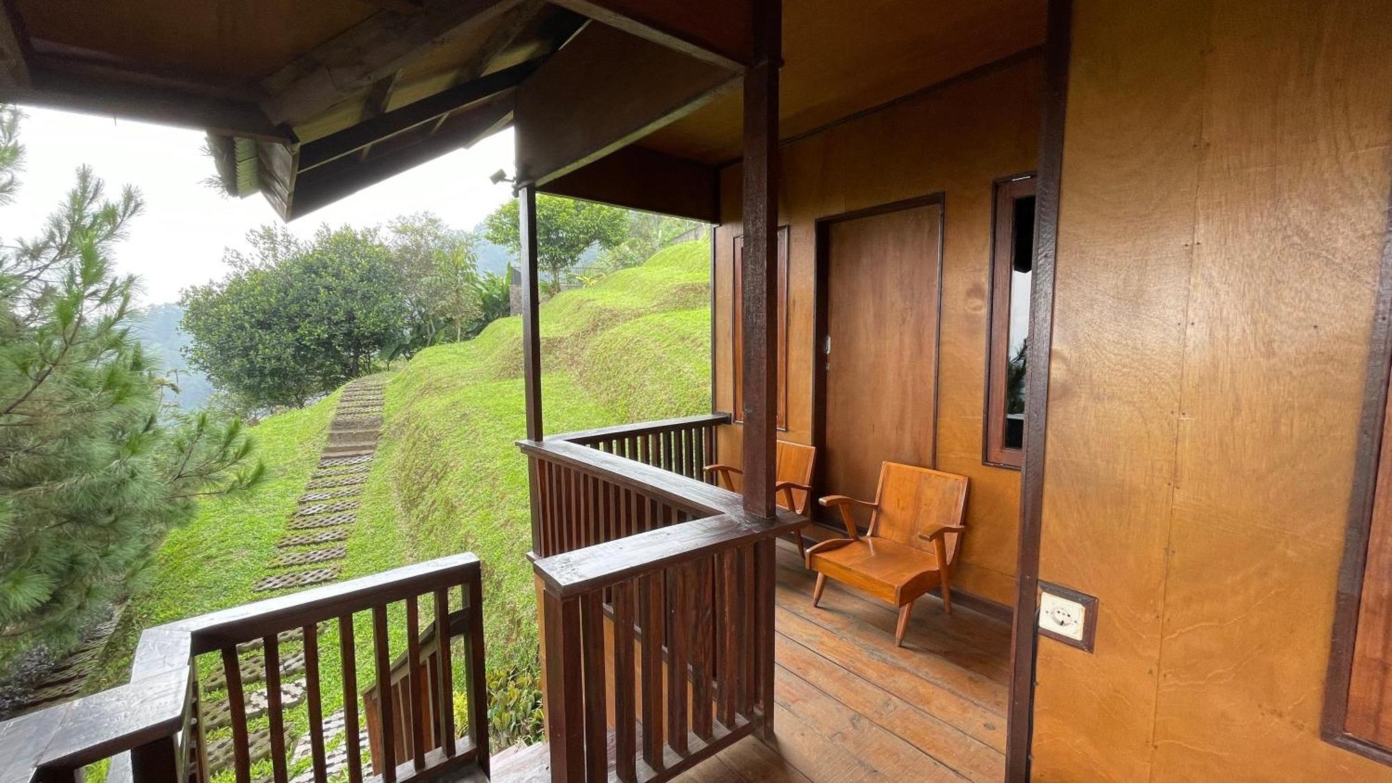 צ'יסרואה Damar Langit Resort מראה חיצוני תמונה