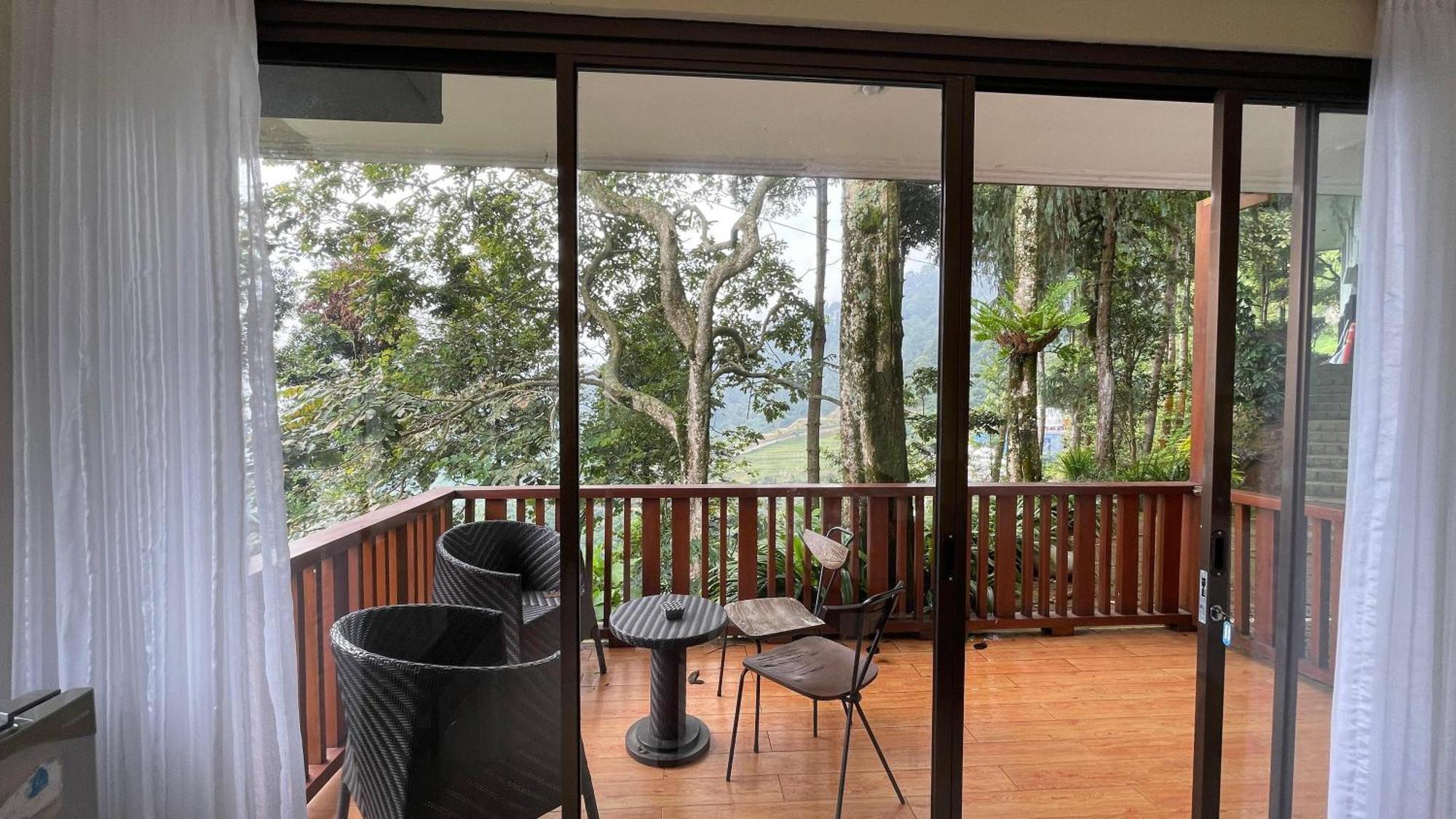 צ'יסרואה Damar Langit Resort מראה חיצוני תמונה