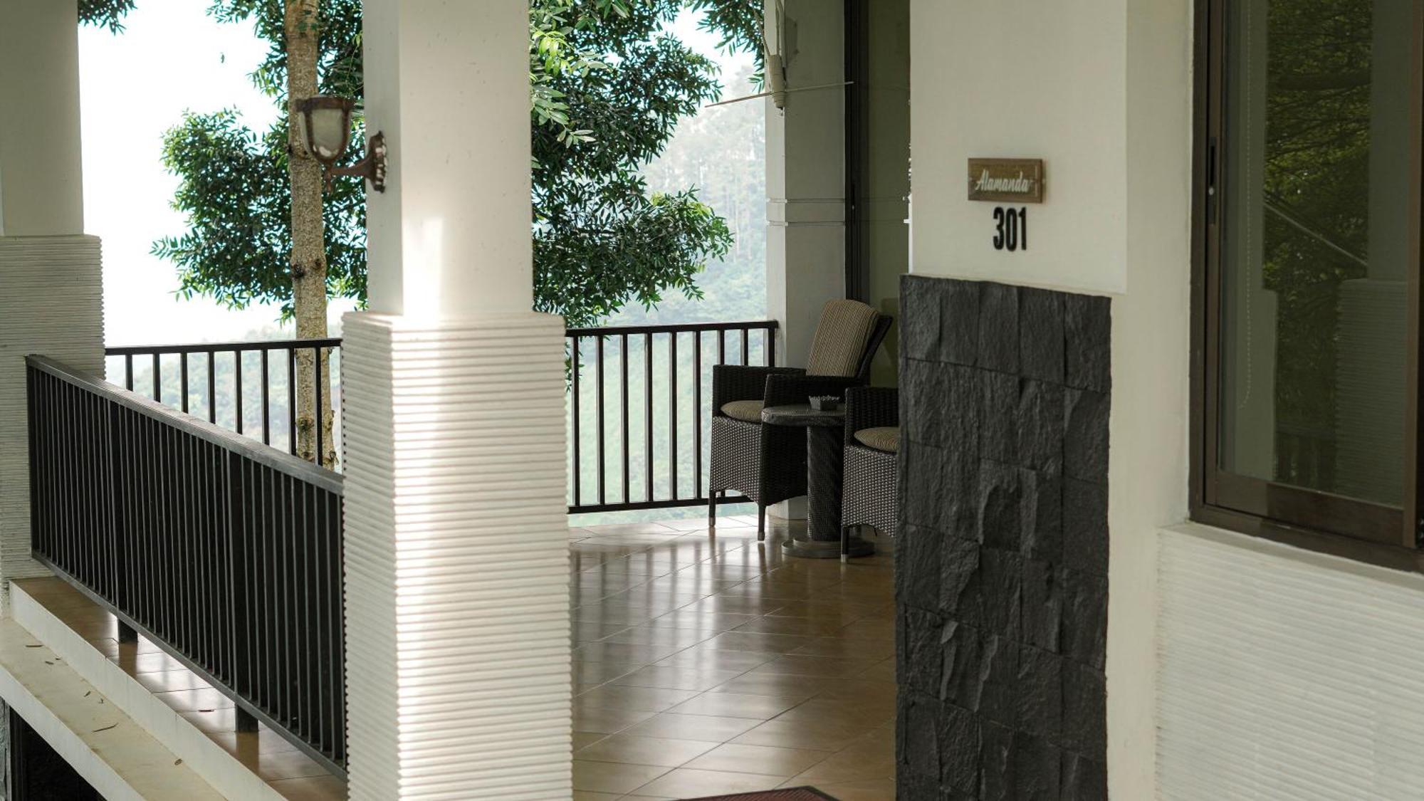 צ'יסרואה Damar Langit Resort מראה חיצוני תמונה