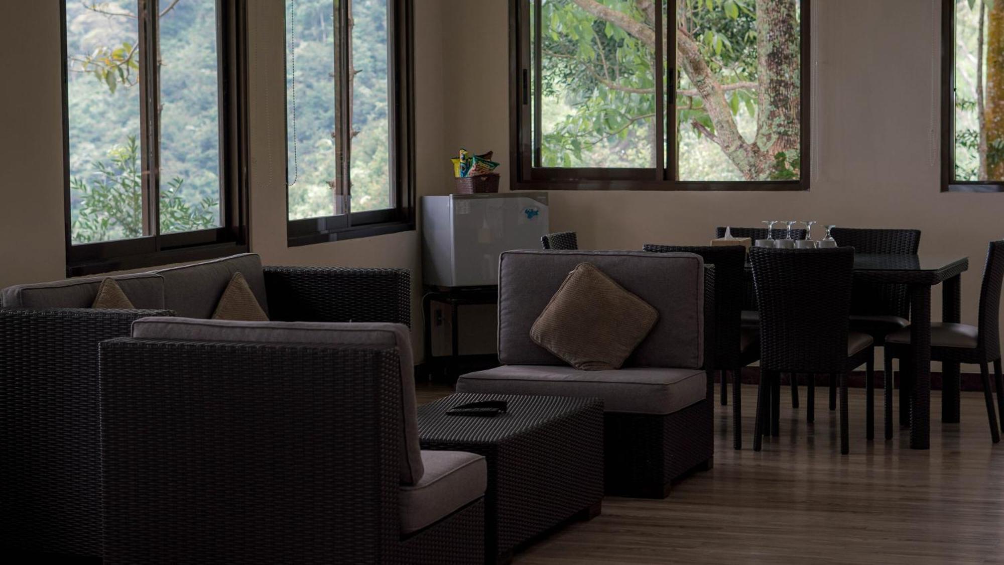 צ'יסרואה Damar Langit Resort מראה חיצוני תמונה